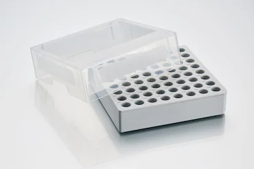 艾本德儲存盒 8 × 8, 可放置 64  個(gè)試管， 1  –  2  mL，3  件，高 53  mm，2  英寸，聚丙烯材料，可耐受最低 -86  °C，可高溫高壓滅菌，帶蓋子并具有數(shù)字字母標(biāo)識